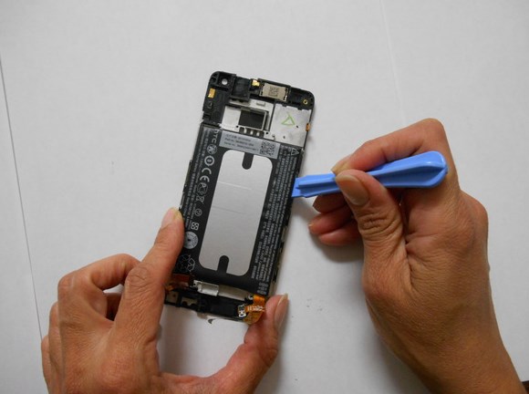 Замена батареи в HTC 601n One mini - 43 | Vseplus
