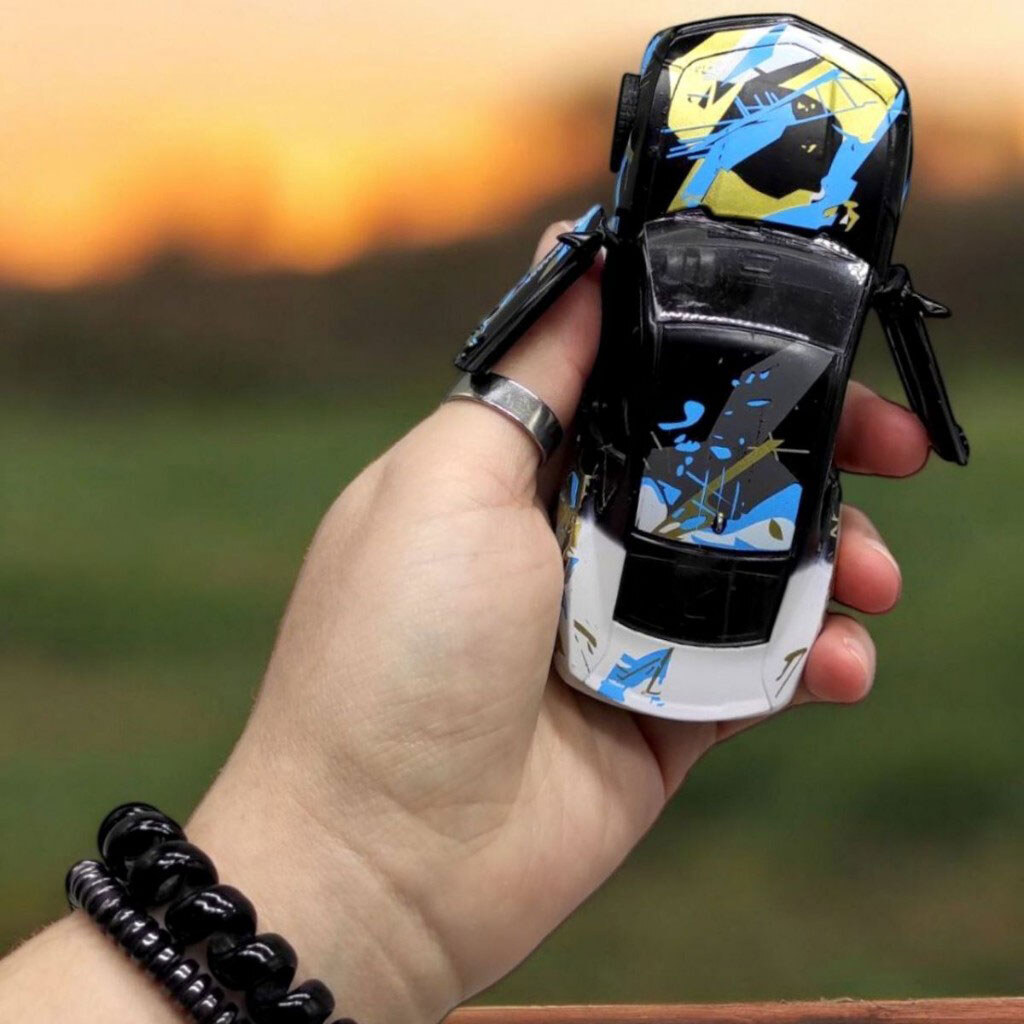 Машинка "Chevrolet Camaro" з візерунками, Автопром - № 2 Машинка "Chevrolet Camaro" з візерунками, Автопром - № 2