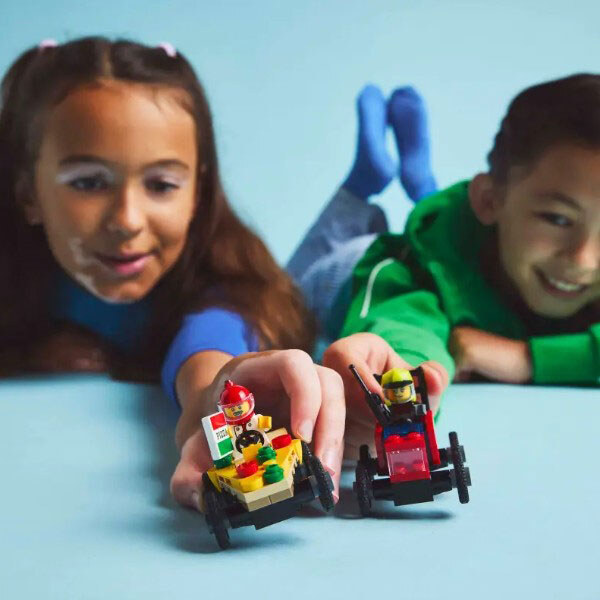 Конструктор LEGO "Піца-авто проти пожежної машини: Набір перегонів" - № 6 Конструктор LEGO "Піца-авто проти пожежної машини: Набір перегонів" - № 6