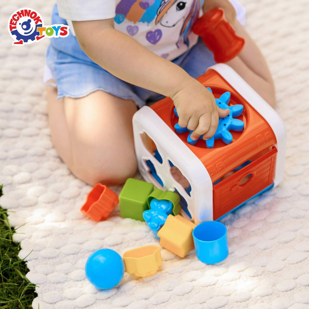 Іграшка-сортер дитяча ТехноК Куб Розумний малюк - № 4 Іграшка-сортер дитяча ТехноК Куб Розумний малюк - № 4