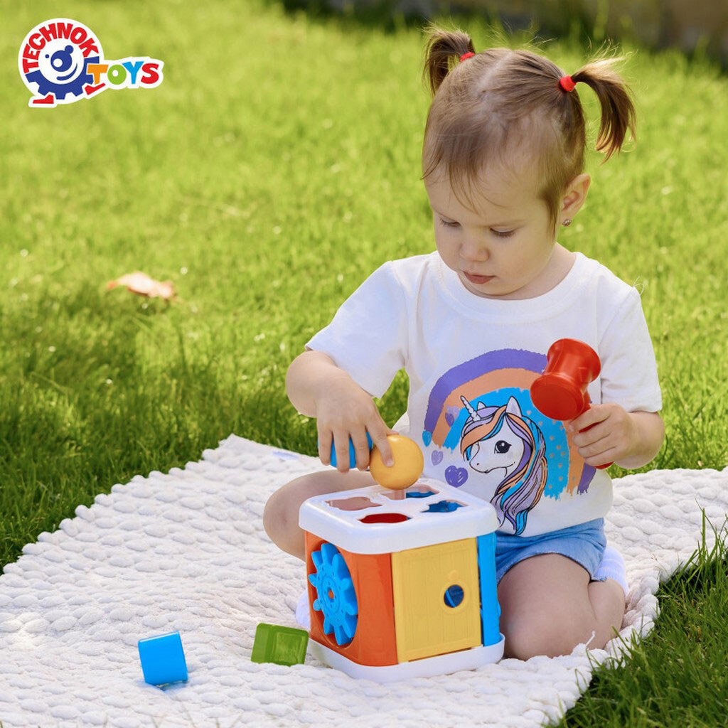 Іграшка-сортер дитяча ТехноК Куб Розумний малюк - № 6 Іграшка-сортер дитяча ТехноК Куб Розумний малюк - № 6