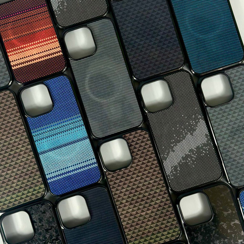 Чохол (накладка) Apple iPhone 15, Gloss Elite Carbonique, Black Triangle Pattern, MagSafe, Малюнок - № 11 Чохол (накладка) Apple iPhone 15, Gloss Elite Carbonique, Black Triangle Pattern, MagSafe, Малюнок - № 11