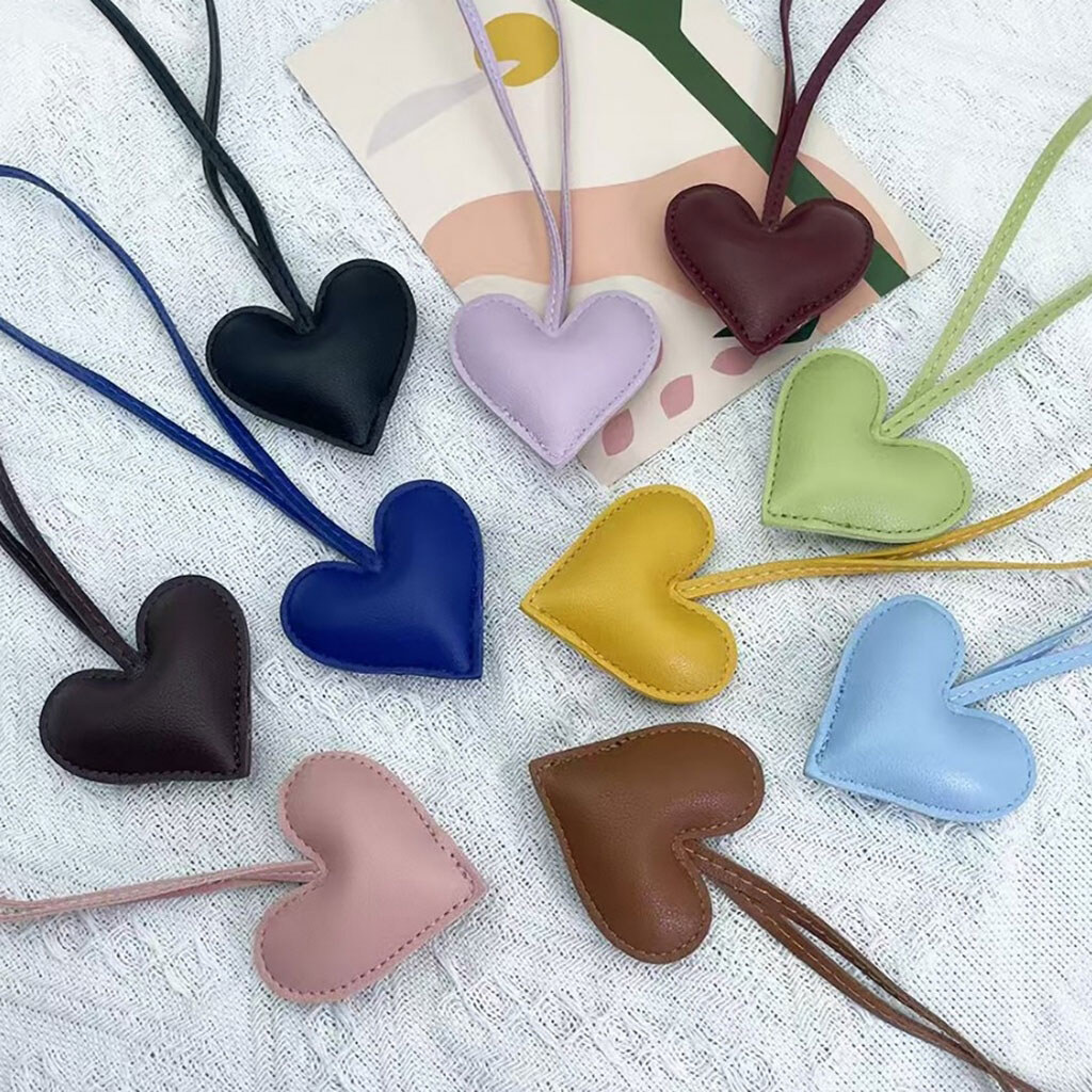 Брелок для ключей экокожа "Сердце", в ассортименте - № 2 Брелок для ключей экокожа "Сердце", в ассортименте - № 2