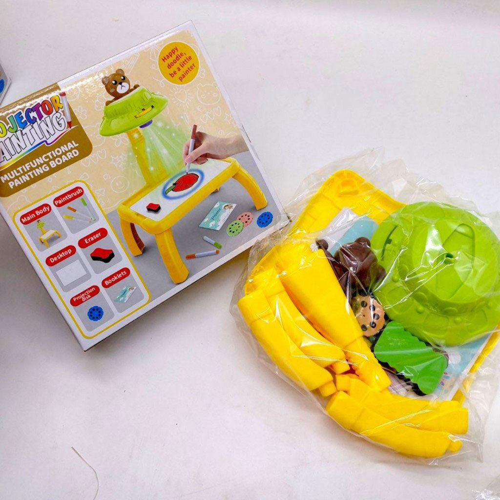 Столик с проектором, на батарейках "Мишка", подсветка, диски, фломастеры, в коробке, Mic - № 2 Столик с проектором, на батарейках "Мишка", подсветка, диски, фломастеры, в коробке, Mic - № 2