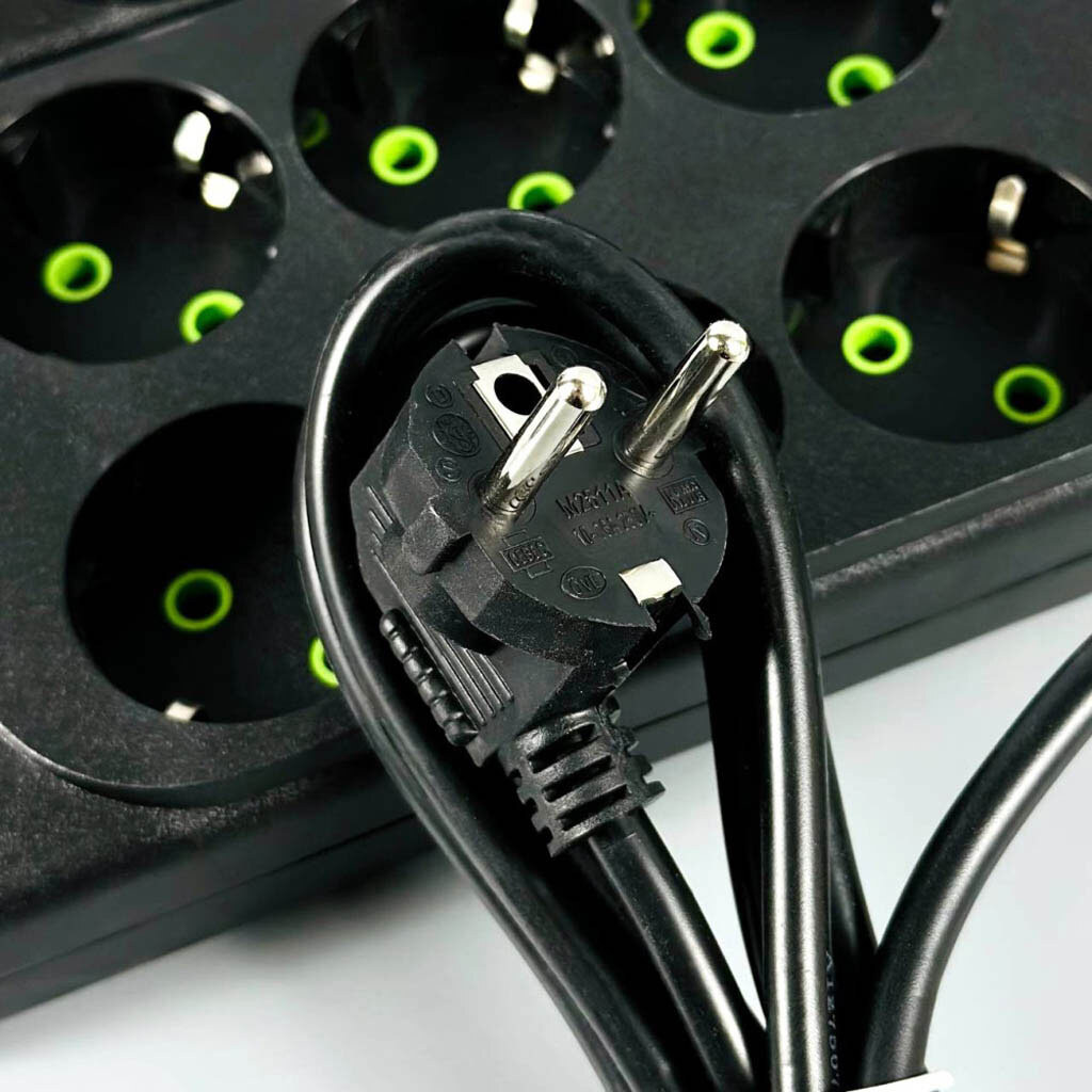 Сетевой удлинитель UA Power F33U, 4.0 м., Черный - № 4 Сетевой удлинитель UA Power F33U, 4.0 м., Черный - № 4