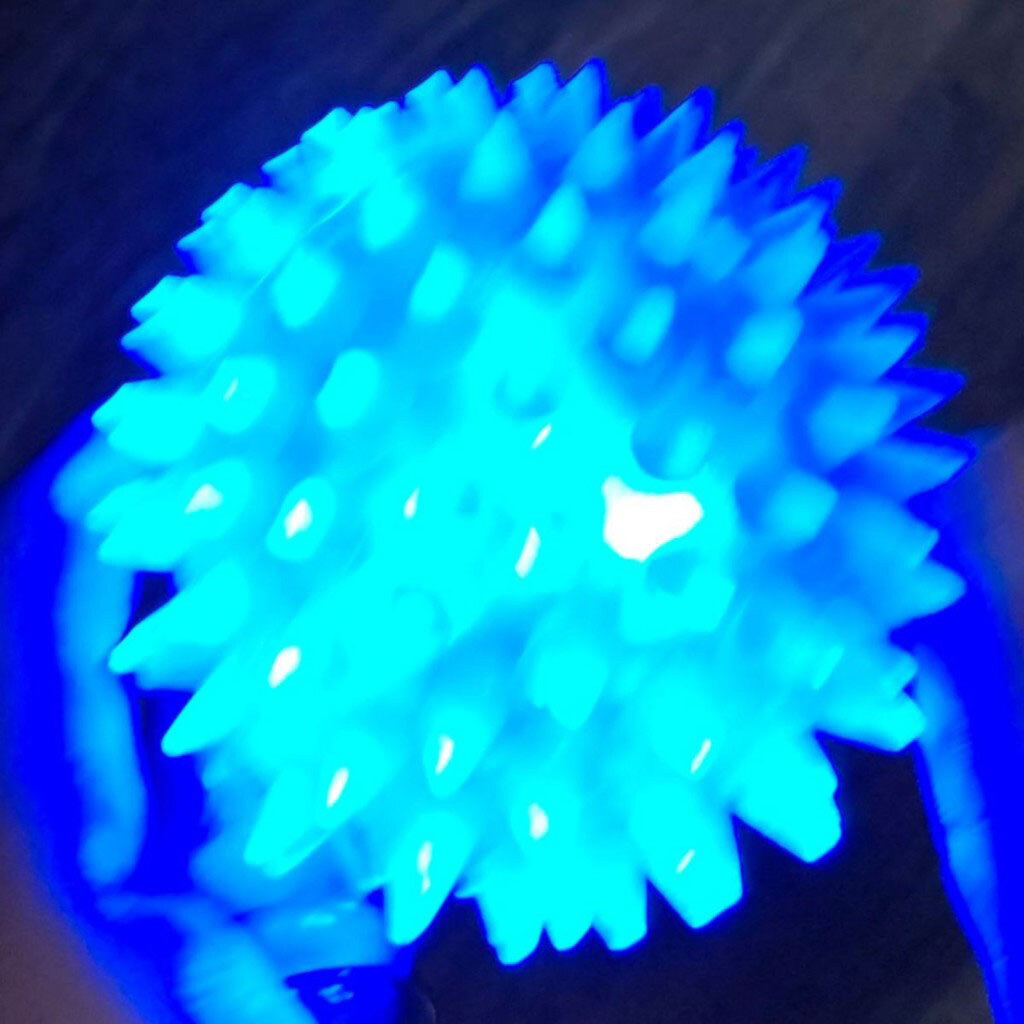 Мяч-ежик резиновый со световым эффектом, Mic - № 2 Мяч-ежик резиновый со световым эффектом, Mic - № 2