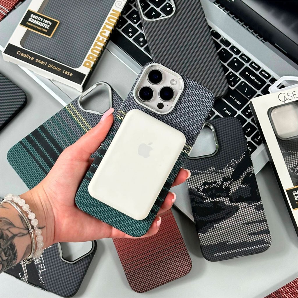Чехол (накладка) Apple iPhone 11, Elite Carbon Matte Box, MagSafe, Gold Stripes, Рисунок - № 3 Чехол (накладка) Apple iPhone 11, Elite Carbon Matte Box, MagSafe, Gold Stripes, Рисунок - № 3