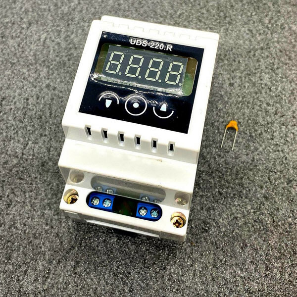 Тахометр UDS-220R-OB - № 1 Тахометр UDS-220R-OB - № 1