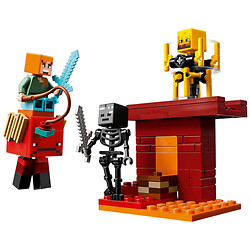 Конструктор LEGO Minecraft "Битва з лавою у Незері"