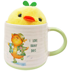 Набор подарочный: чашка фарфоровая с игрушкой.