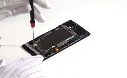 Розбирання HTC Windows Phone 8X із заміною дисплея та сенсорного скла - 6 | Vseplus