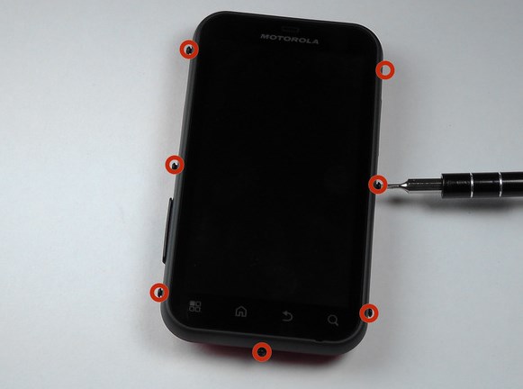 Заміна батареї в Motorola MB525 Defy - 2 | Vseplus