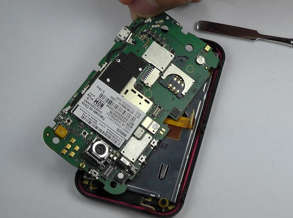 Замена экрана в Motorola MB525 Defy - 20 | Vseplus