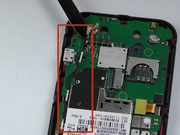 Замена антенны в Motorola MB525 Defy - 14 | Vseplus