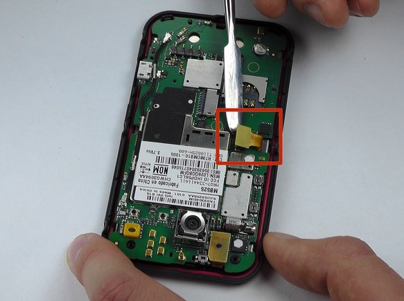 Замена динамика в Motorola MB525 Defy - 14 | Vseplus