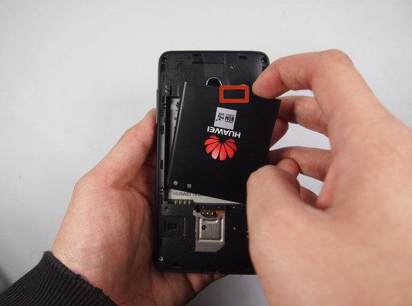 Заміна батареї у Huawei U8833 Ascend Y300 - 4 | Vseplus