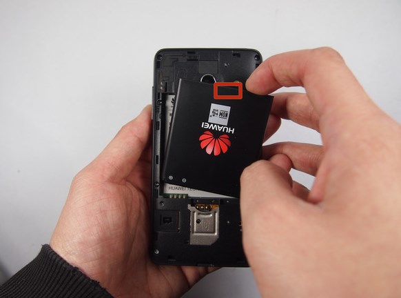 Заміна SIM картки в Huawei U8833 Ascend Y300 - 4 | Vseplus