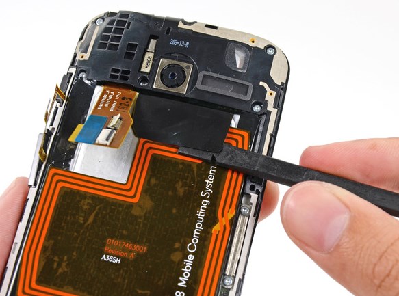 Замена батареи в Motorola XT1052 Moto X - 65 | Vseplus