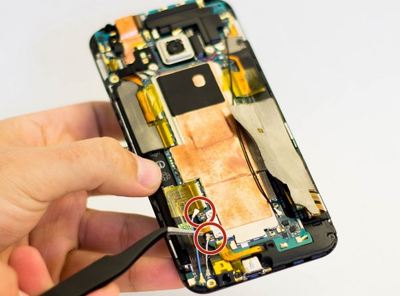 Замена батареи в HTC One M9 - 16 | Vseplus