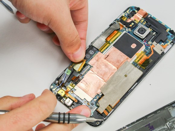 Замена разъема для наушников/платы Micro USB в HTC One M9 - 18 | Vseplus
