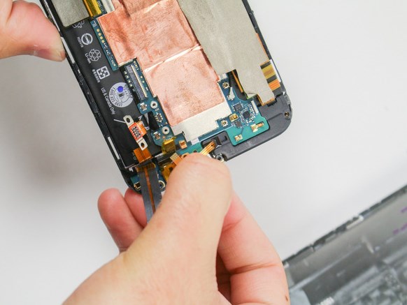 Замена разъема для наушников/платы Micro USB в HTC One M9 - 19 | Vseplus