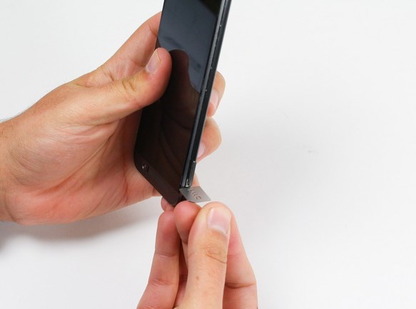 Заміна SIM-карти у HTC One M9 - 4 | Vseplus