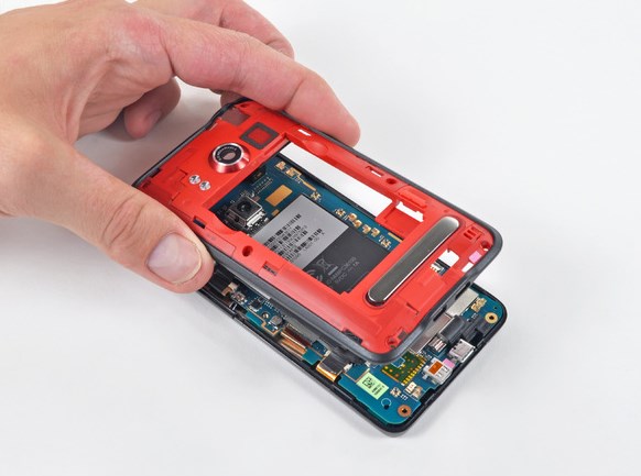 Замена двойной светодиодной вспышки в HTC A9292 EVO 4G - 16 | Vseplus
