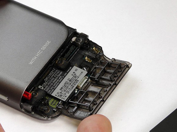 Замена батареи в HTC F5151 Freestyle - 5 | Vseplus