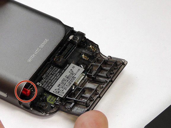 Заміна батареї у HTC F5151 Freestyle - 6 | Vseplus