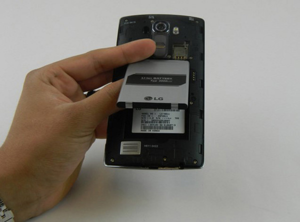 Замена батареи в LG H818 G4 - 4 | Vseplus