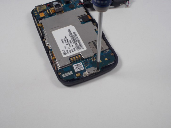 Замена дисплея в LG VM670 Optimus V - 17 | Vseplus