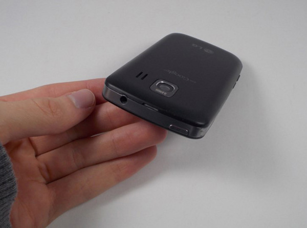 Заміна батареї в LG VM670 Optimus V - 3 | Vseplus