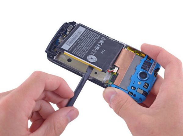 Замена батареи в HTC Z520e One S - 29 | Vseplus