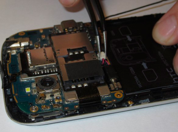 Заміна РК-дисплея та сенсорної панелі у HTC T328e Desire X - 14 | Vseplus