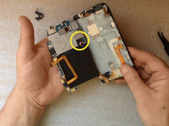 Замена батареи в HTC One X - 22 | Vseplus