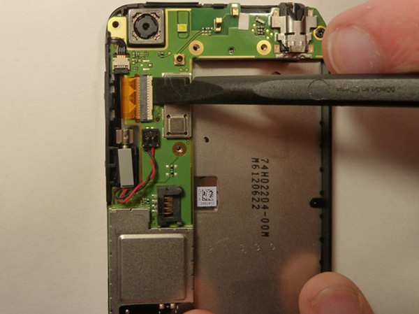 Замена камеры в HTC T320e One V - 29 | Vseplus