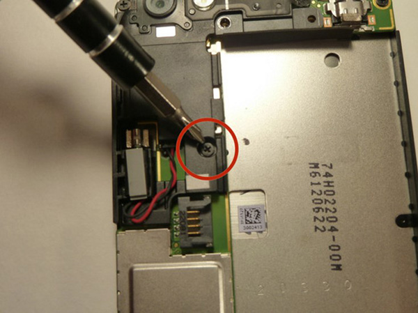Замена внутренного наушника в HTC T320e One V - 23 | Vseplus