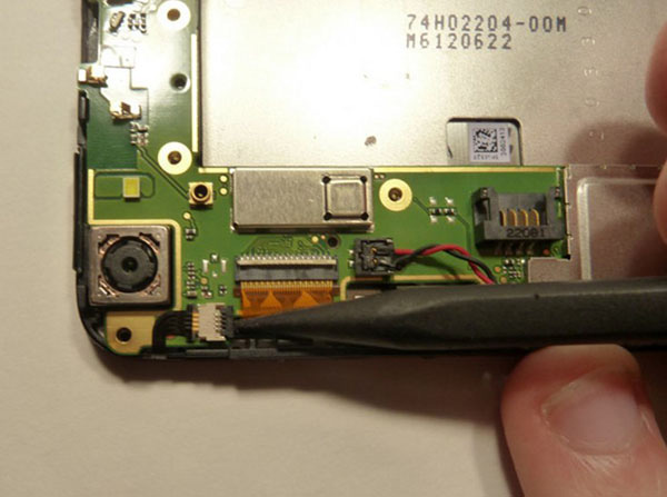 Замена внутренного наушника в HTC T320e One V - 30 | Vseplus