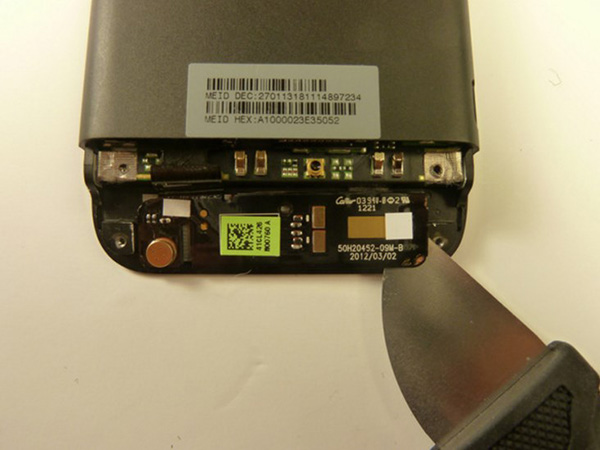 Замена батареи в HTC T320e One V - 13 | Vseplus