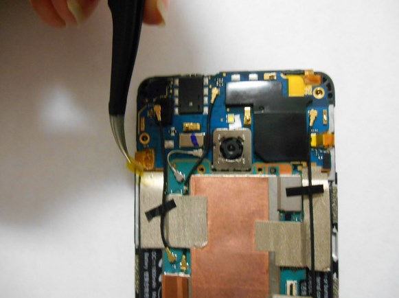 Замена батареи в HTC 601n One mini - 23 | Vseplus