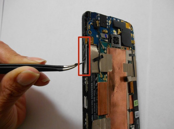 Замена батареи в HTC 601n One mini - 31 | Vseplus