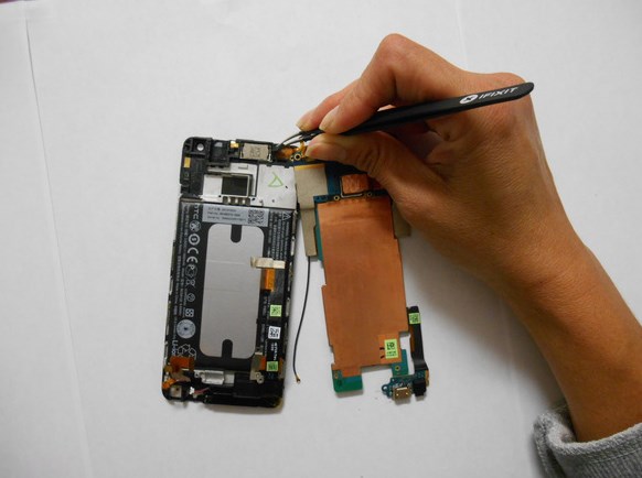 Замена батареи в HTC 601n One mini - 37 | Vseplus