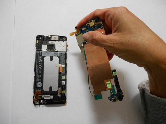 Замена батареи в HTC 601n One mini - 39 | Vseplus