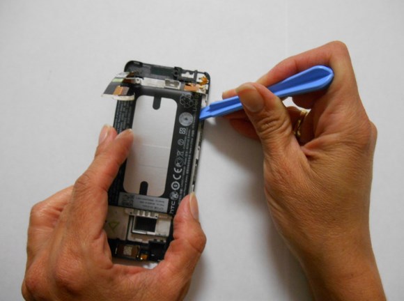Замена батареи в HTC 601n One mini - 44 | Vseplus