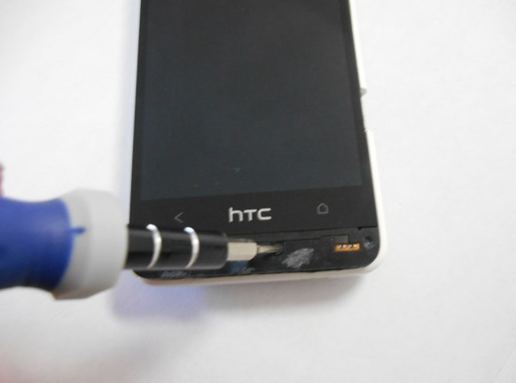 Замена батареи в HTC 601n One mini - 5 | Vseplus
