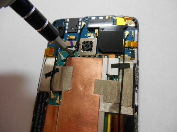 Замена батареи в HTC 601n One mini - 16 | Vseplus