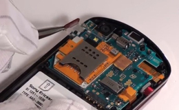 Розбирання Sony Ericsson Xperia Pro MK16i та заміна сенсорного скла - 5 | Vseplus