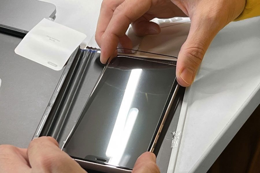 Как клеить защитное стекло на Iphone - 8 | Vseplus