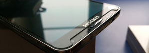 Як клеїти захисне скло на Samsung